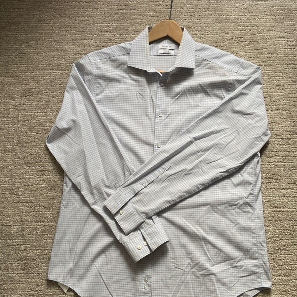 Calvin Klein dress shirt, great condition.